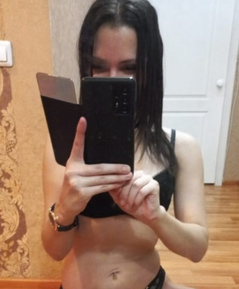 Мои нежные руки и мягкое тело превратят встречу в настоящую сказку. У меня есть несколько фото, чтобы ты мог увидеть, насколько прекрасна я. 😉 Мои услуги - это полное удовлетворение и исполнение всех твоих желаний. Я готова предоставить тебе удивительный эротический массаж, эскорт на важные мероприятия или жаркое интимное свидание. Отзывы о мне говорят о моей профессиональности и незабываемом опыте. Так что, если ты ищешь настоящее блаженство и удовольствие, со мной ты его точно найдешь. Сделай свою жизнь ярче и позволь мне позаботиться о твоих самых сокровенных желаниях! 🔥 Полина